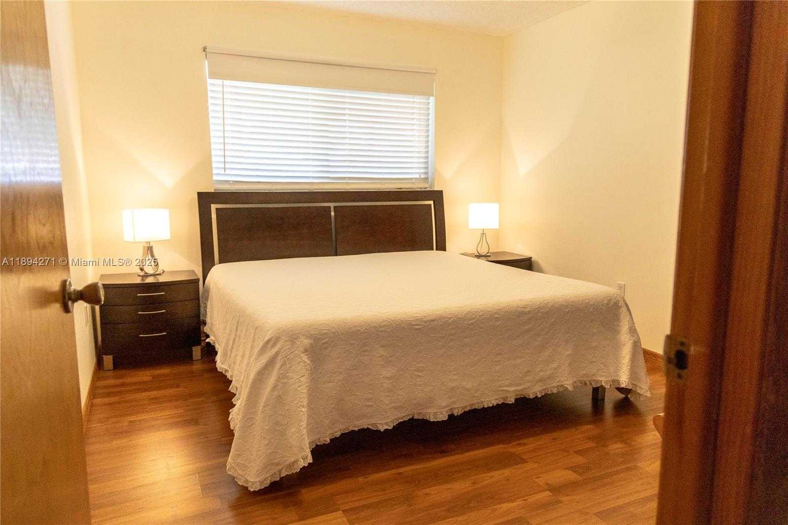 Small Image of 8192 SOUTH WEST 90TH AVE, Miami Number 24