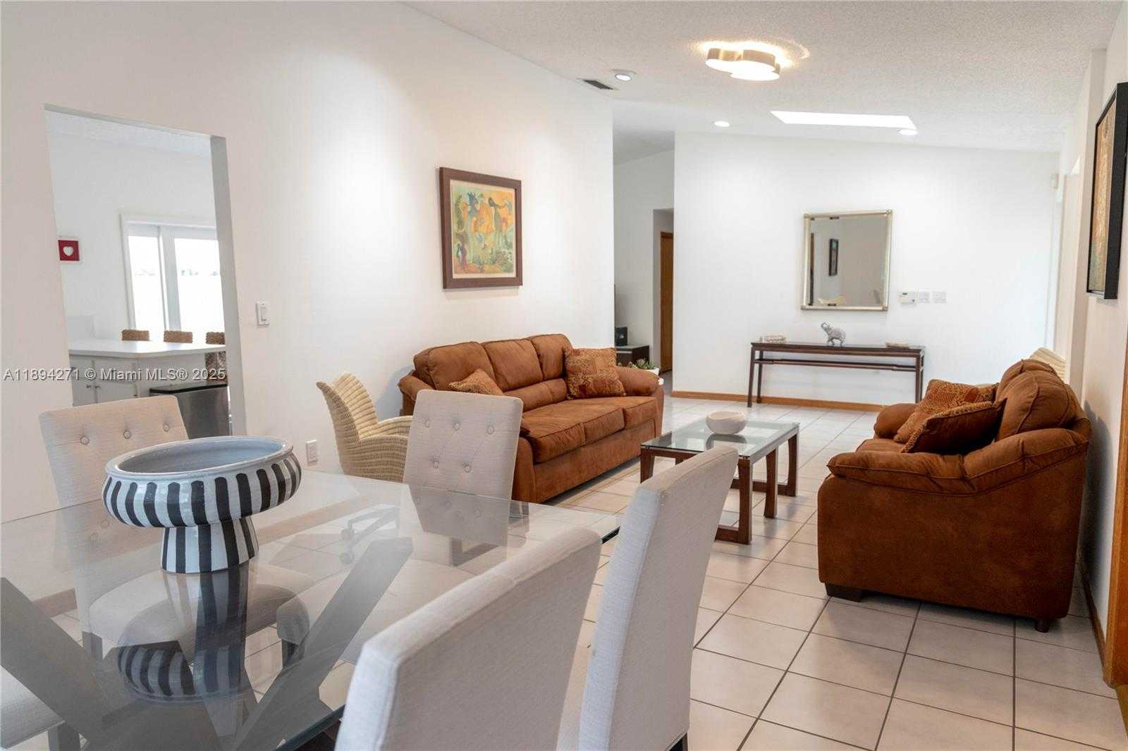 Small Image of 8192 SOUTH WEST 90TH AVE, Miami Number 5