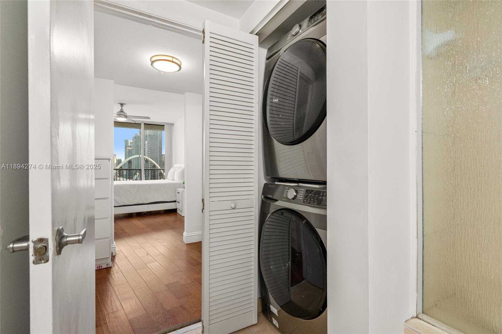 Small Image of 1750 NORTH BAYSHORE DR #2410, Miami Number 13