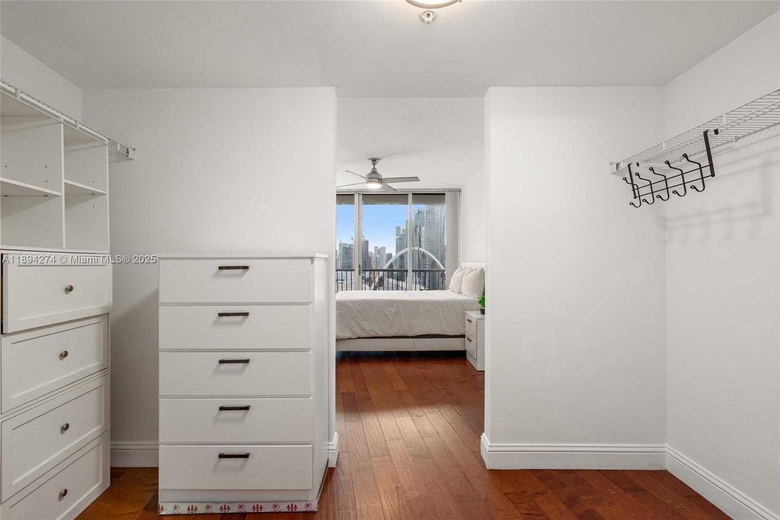 Small Image of 1750 NORTH BAYSHORE DR #2410, Miami Number 14