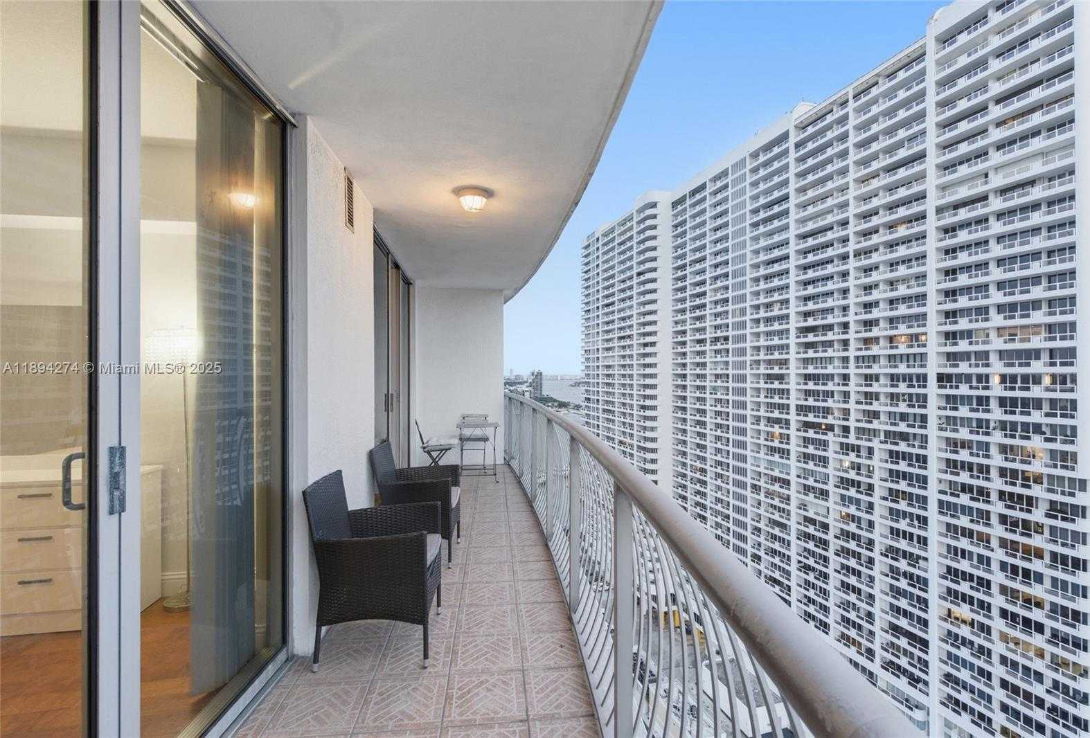 Small Image of 1750 NORTH BAYSHORE DR #2410, Miami Number 16