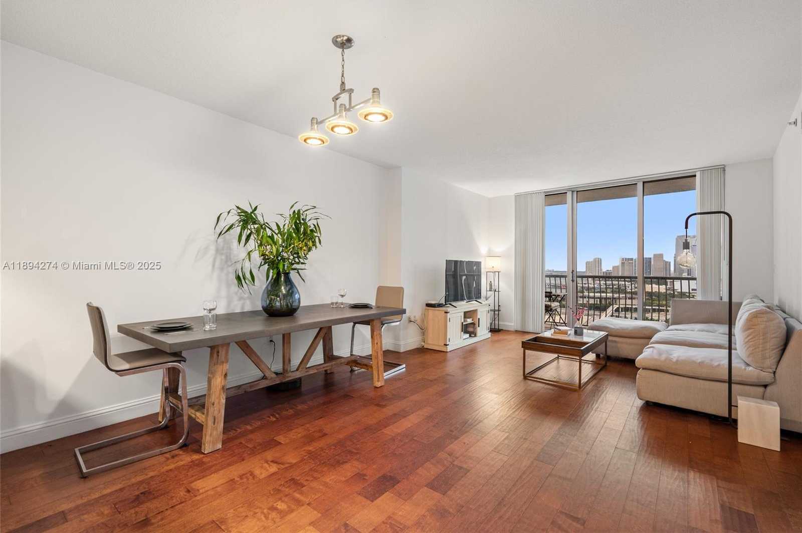 Small Image of 1750 NORTH BAYSHORE DR #2410, Miami Number 2