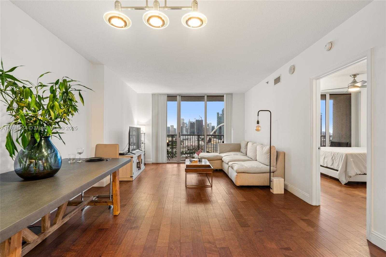 Small Image of 1750 NORTH BAYSHORE DR #2410, Miami Number 3