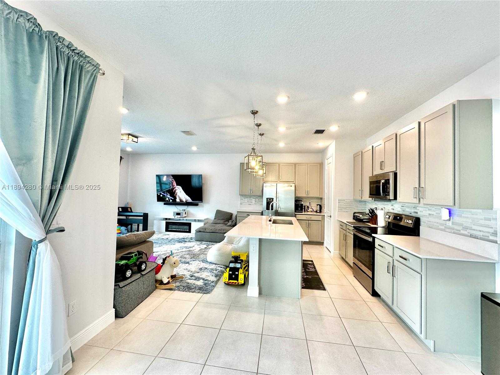 Small Image of 1101 AZUL CT, Deerfield Beach Number 13