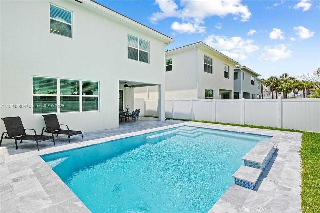 Small Image of 1101 AZUL CT, Deerfield Beach Number 2