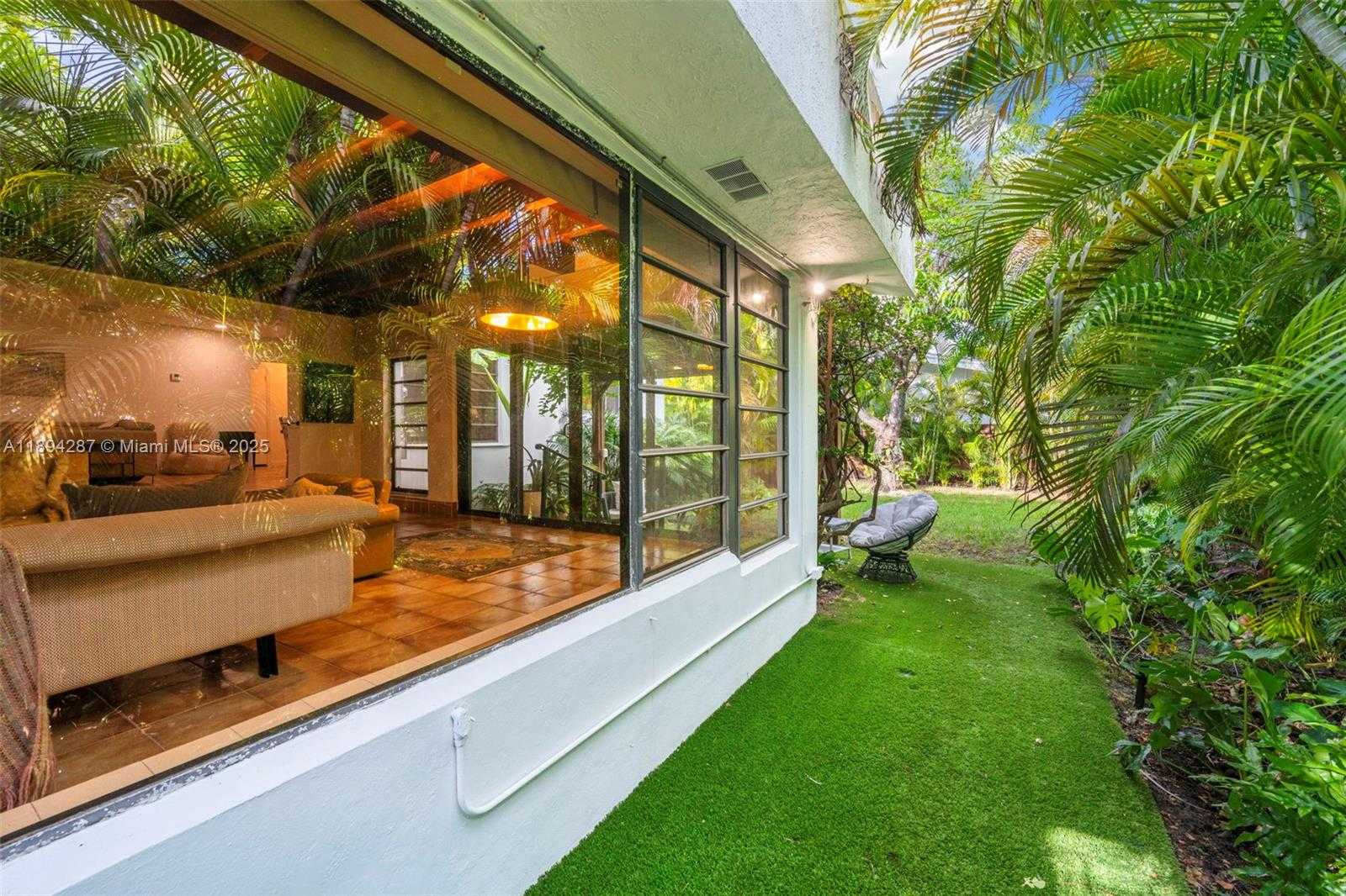 Small Image of 4590 ADAMS AVE, Miami Beach Number 12