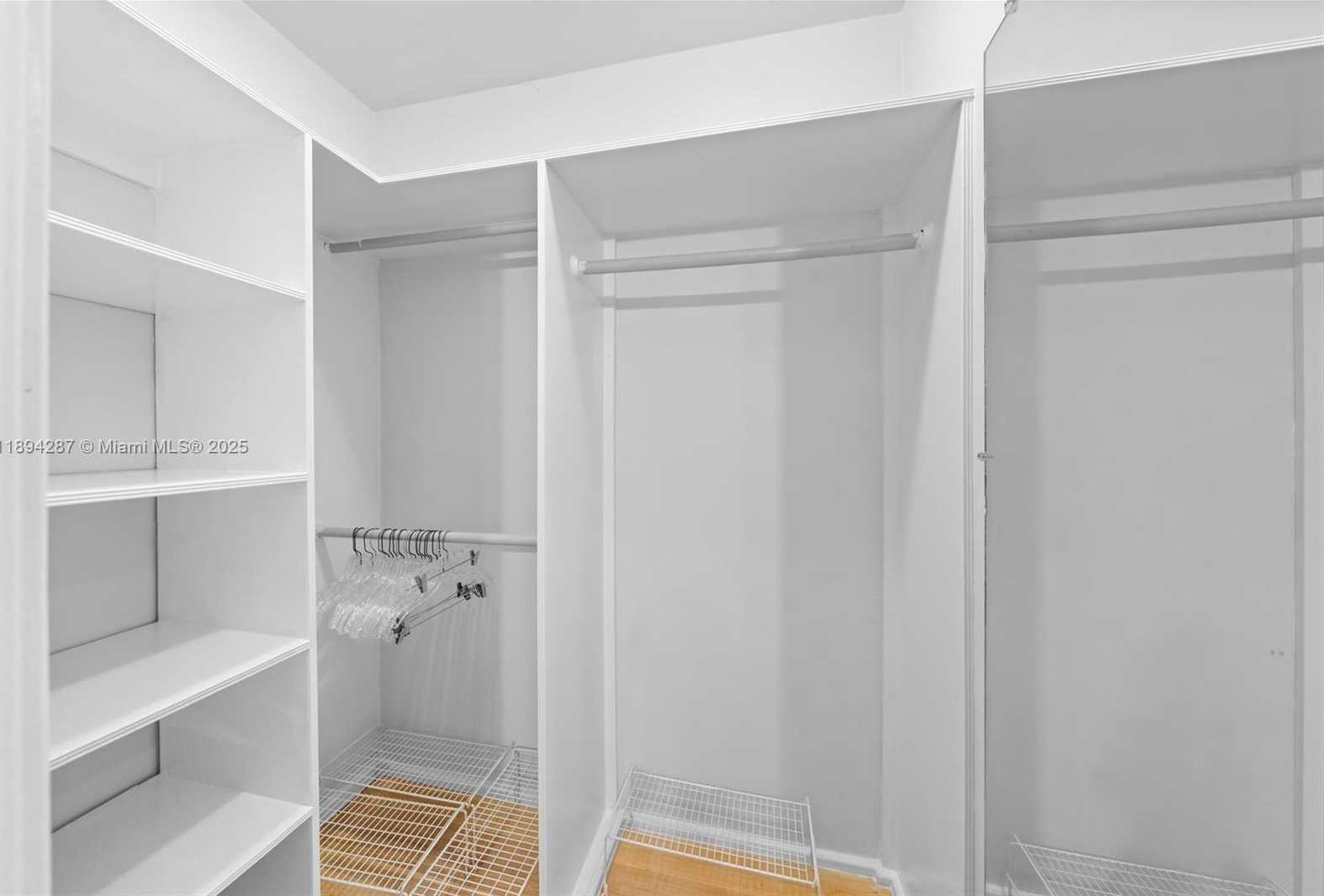 Small Image of 4590 ADAMS AVE, Miami Beach Number 21