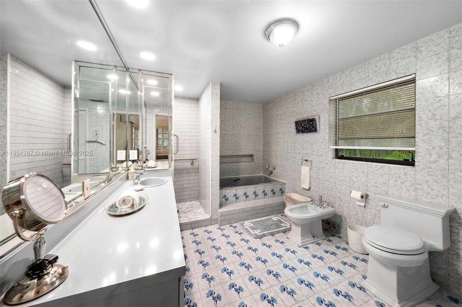 Small Image of 4590 ADAMS AVE, Miami Beach Number 23