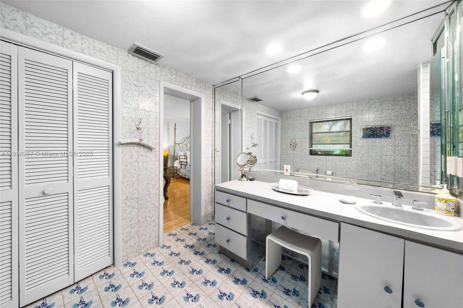 Small Image of 4590 ADAMS AVE, Miami Beach Number 25