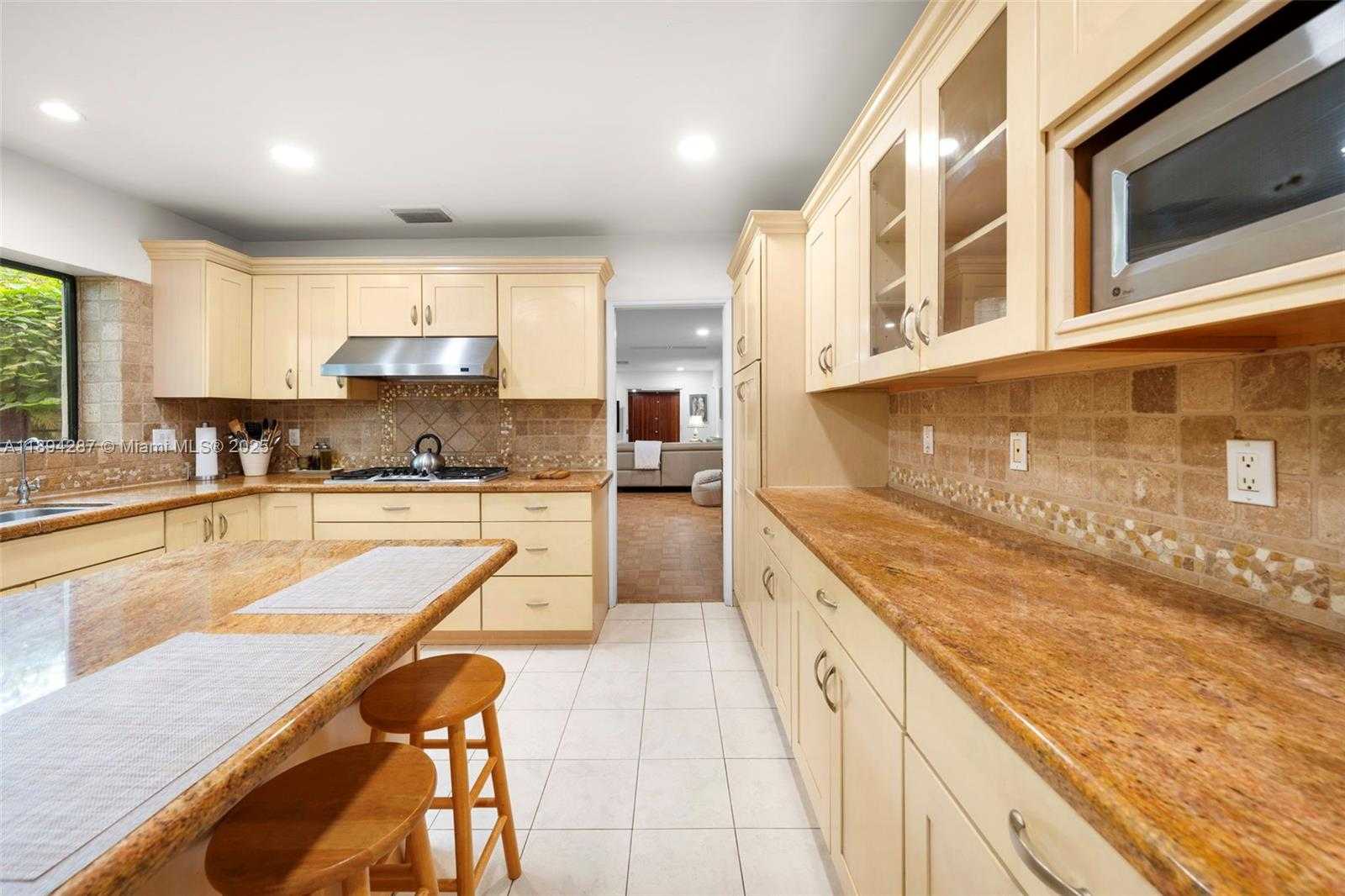 Small Image of 4590 ADAMS AVE, Miami Beach Number 30