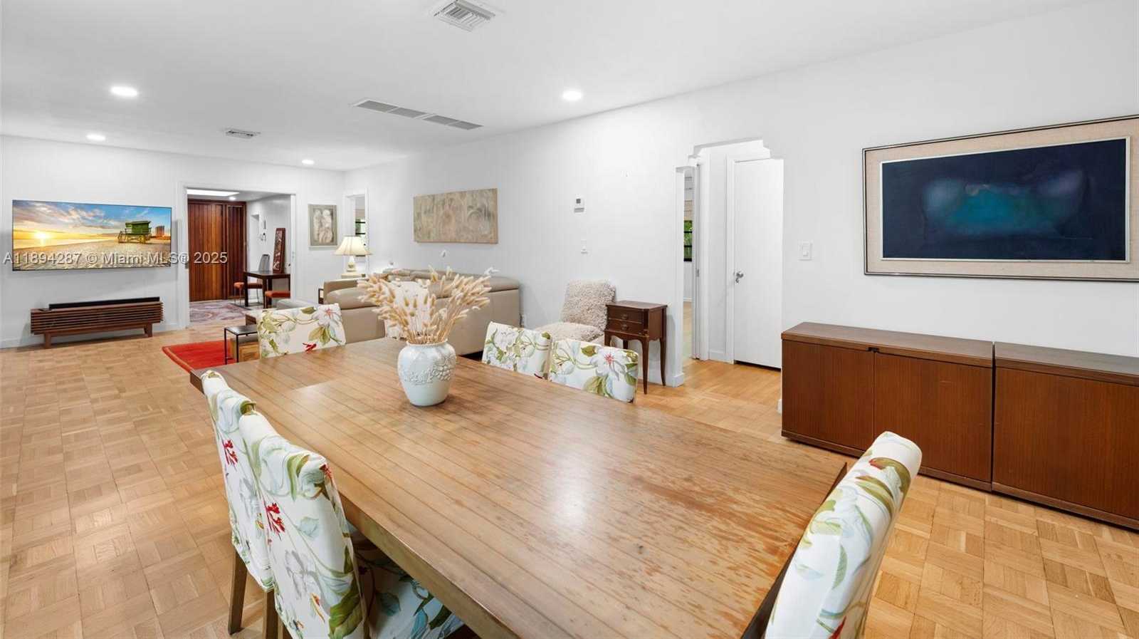 Small Image of 4590 ADAMS AVE, Miami Beach Number 31