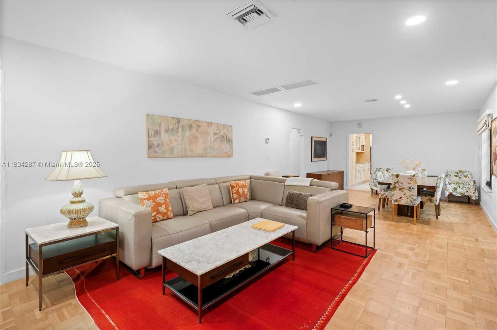 Small Image of 4590 ADAMS AVE, Miami Beach Number 34