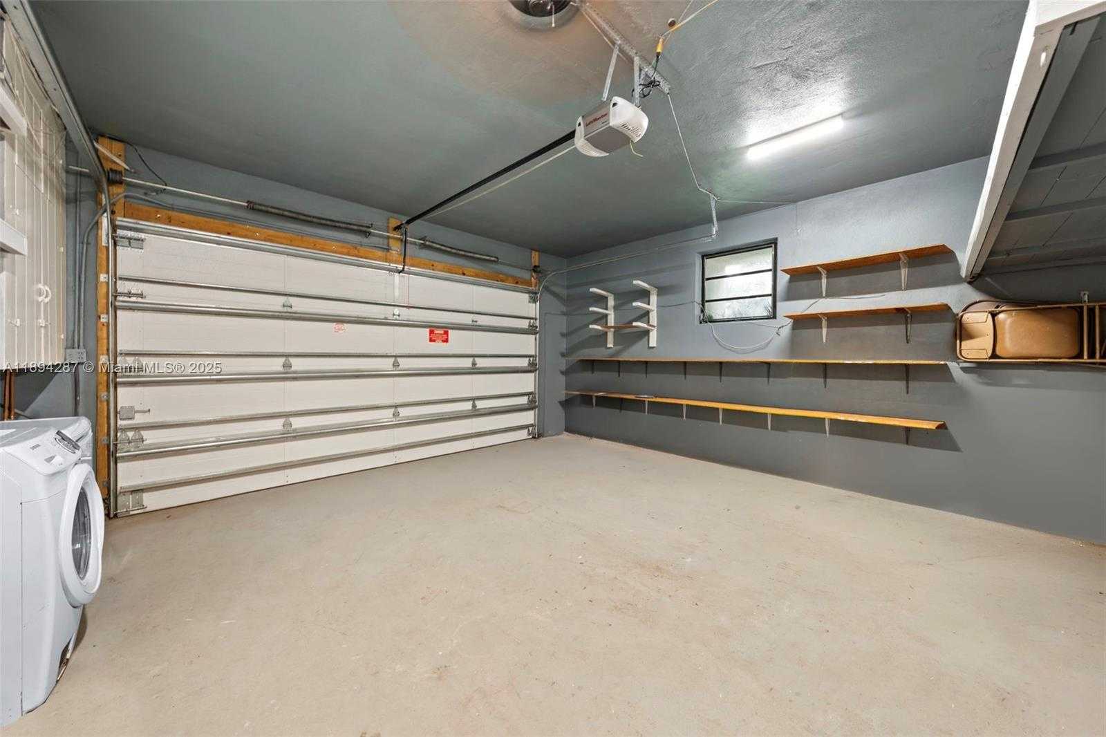 Small Image of 4590 ADAMS AVE, Miami Beach Number 38