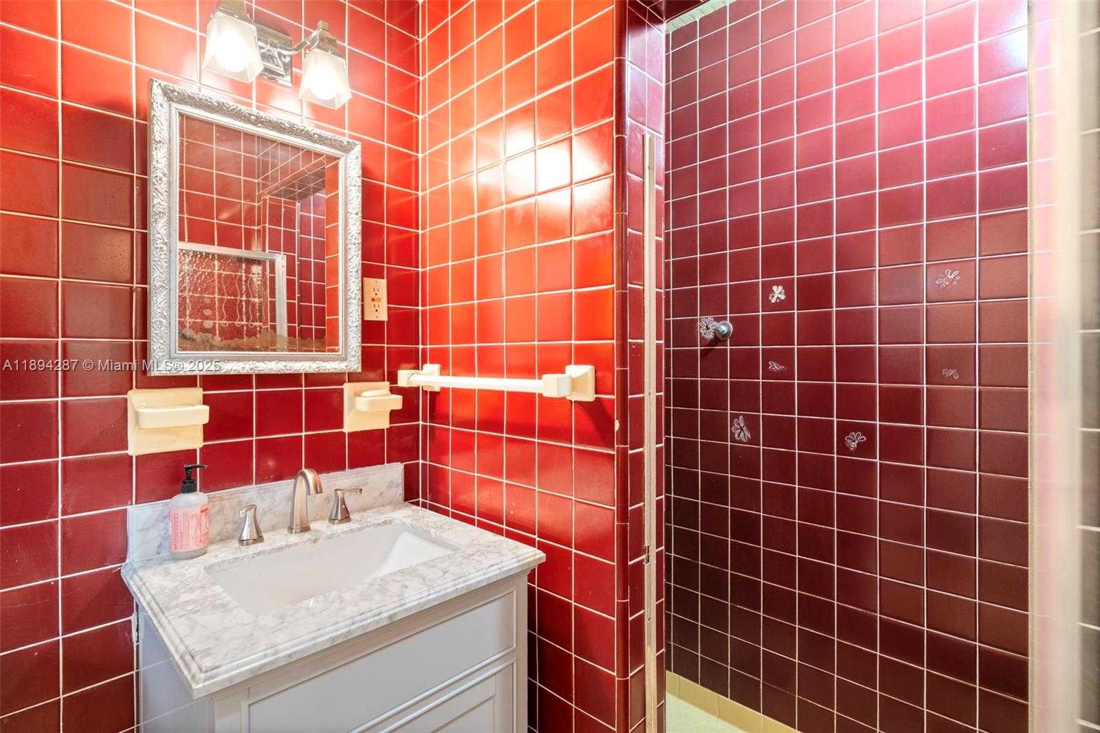 Small Image of 4590 ADAMS AVE, Miami Beach Number 42