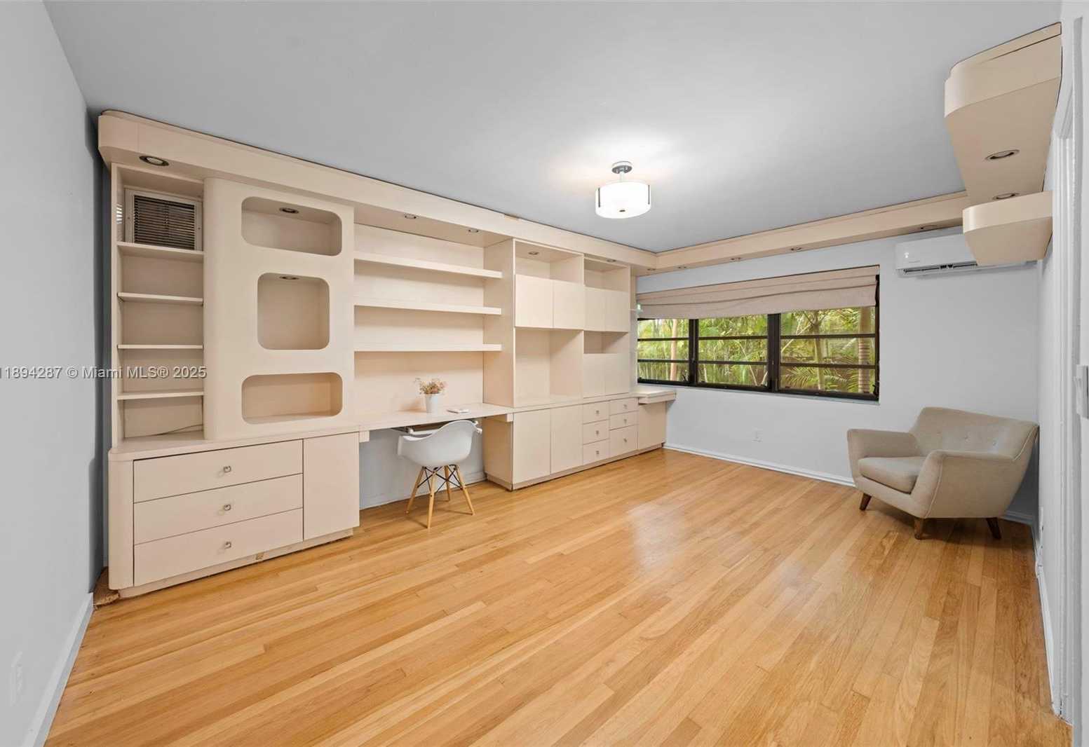 Small Image of 4590 ADAMS AVE, Miami Beach Number 44
