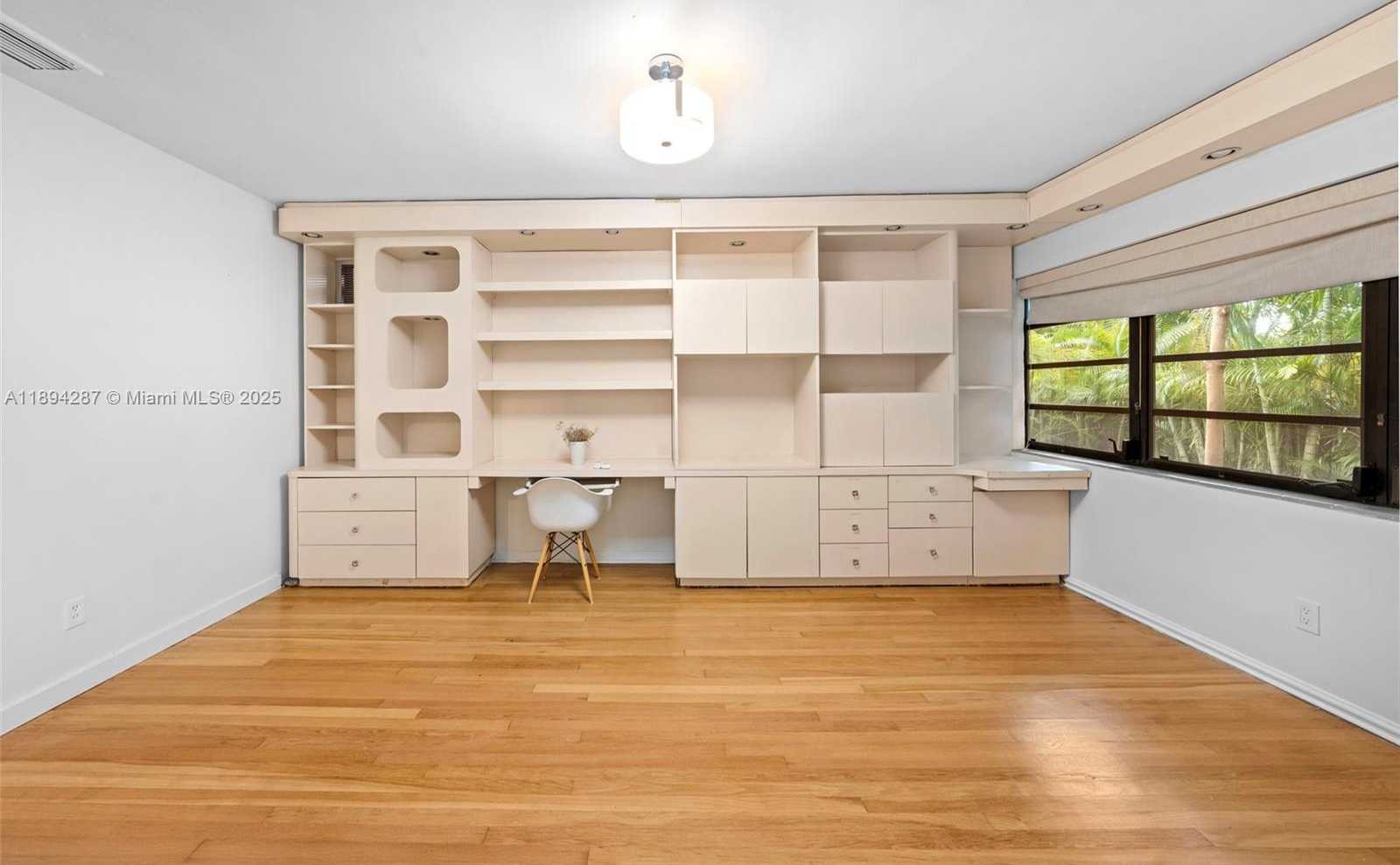 Small Image of 4590 ADAMS AVE, Miami Beach Number 46