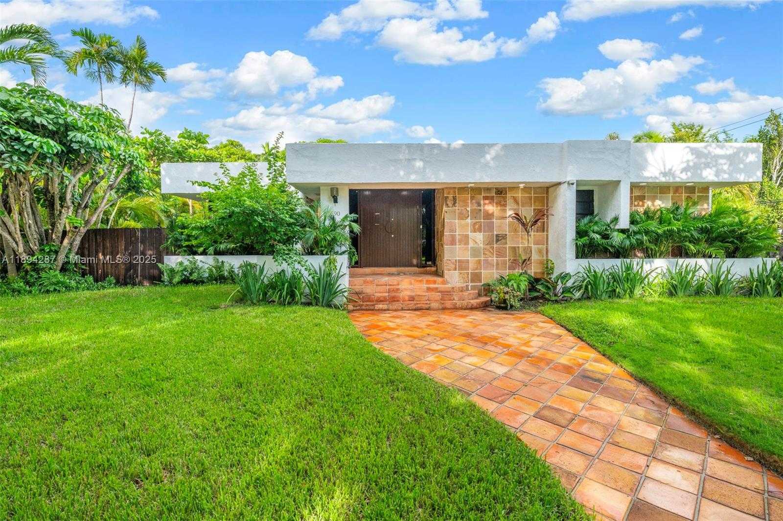 Small Image of 4590 ADAMS AVE, Miami Beach Number 47