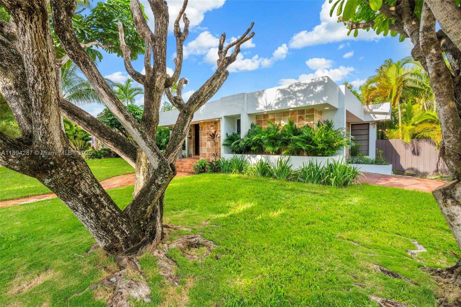 Small Image of 4590 ADAMS AVE, Miami Beach Number 48
