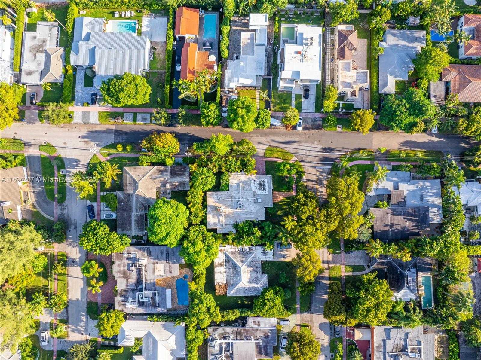 Small Image of 4590 ADAMS AVE, Miami Beach Number 55