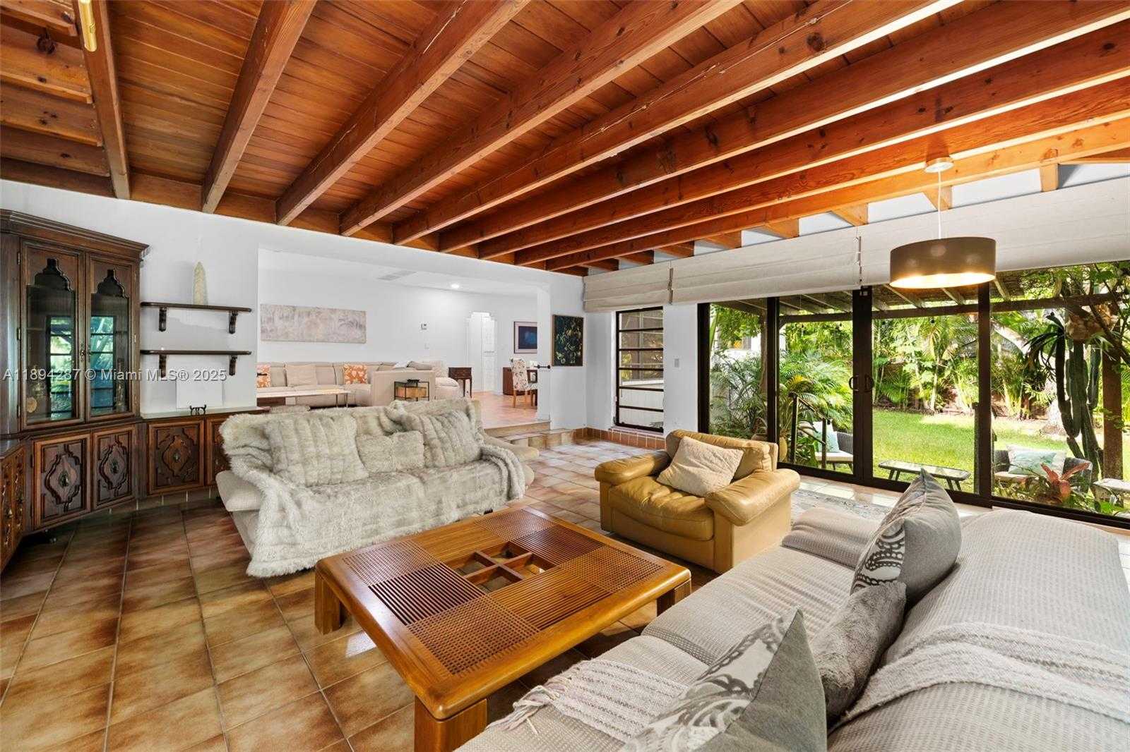 Small Image of 4590 ADAMS AVE, Miami Beach Number 7