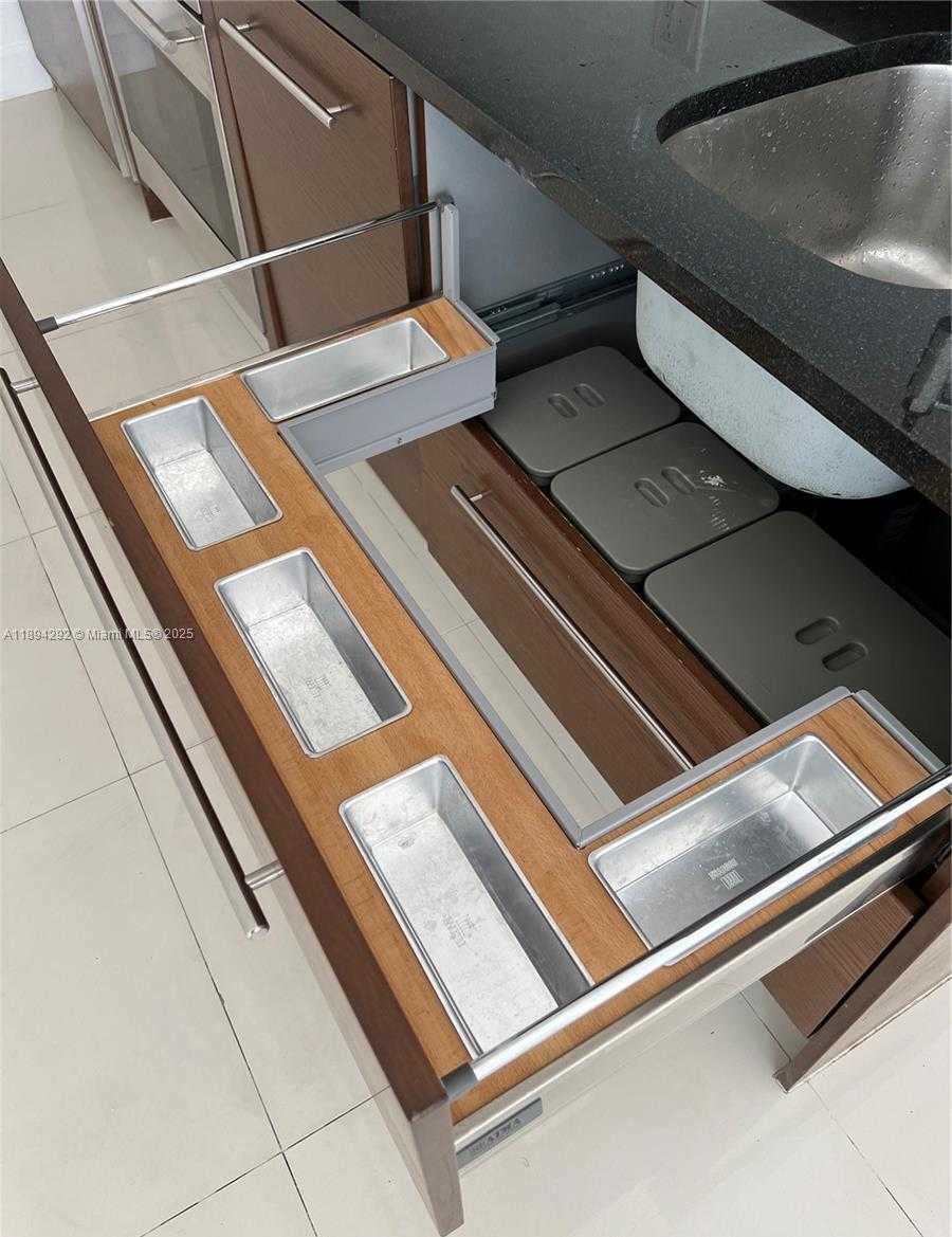 Small Image of 495 BRICKELL AVE #2208, Miami Number 10