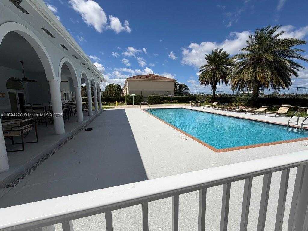 Small Image of 14371 SOUTH WEST 136TH AVE, Miami Number 5