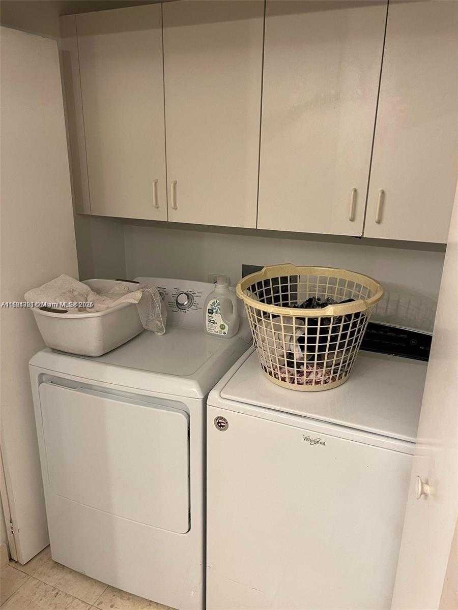 Small Image of 2000 ISLAND BLVD #405, Aventura Number 21