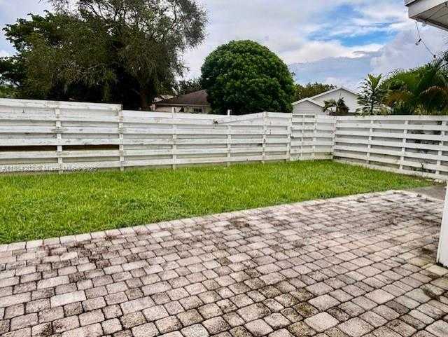 Small Image of 14911 SOUTH WEST 140TH CT, Miami Number 10