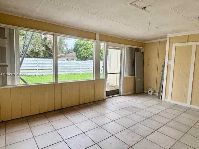 Small Image of 14911 SOUTH WEST 140TH CT, Miami Number 12