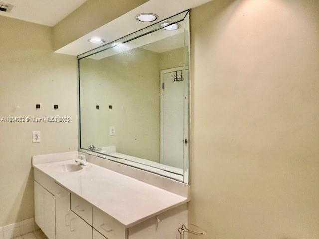 Small Image of 14911 SOUTH WEST 140TH CT, Miami Number 13