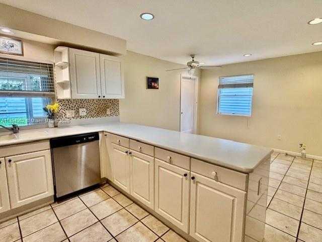 Small Image of 14911 SOUTH WEST 140TH CT, Miami Number 17