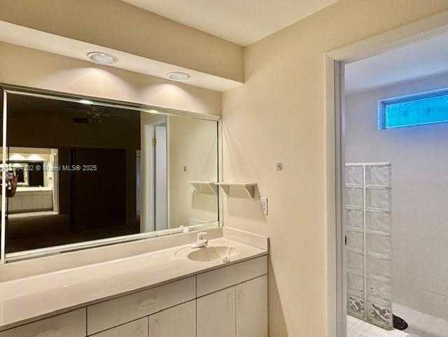 Small Image of 14911 SOUTH WEST 140TH CT, Miami Number 21