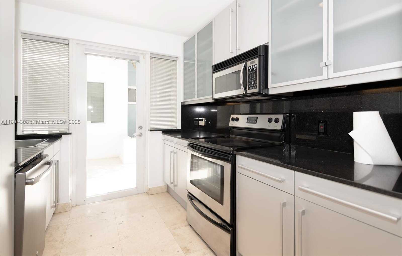 Small Image of 212 WASHINGTON AVE #9, Miami Beach Number 11