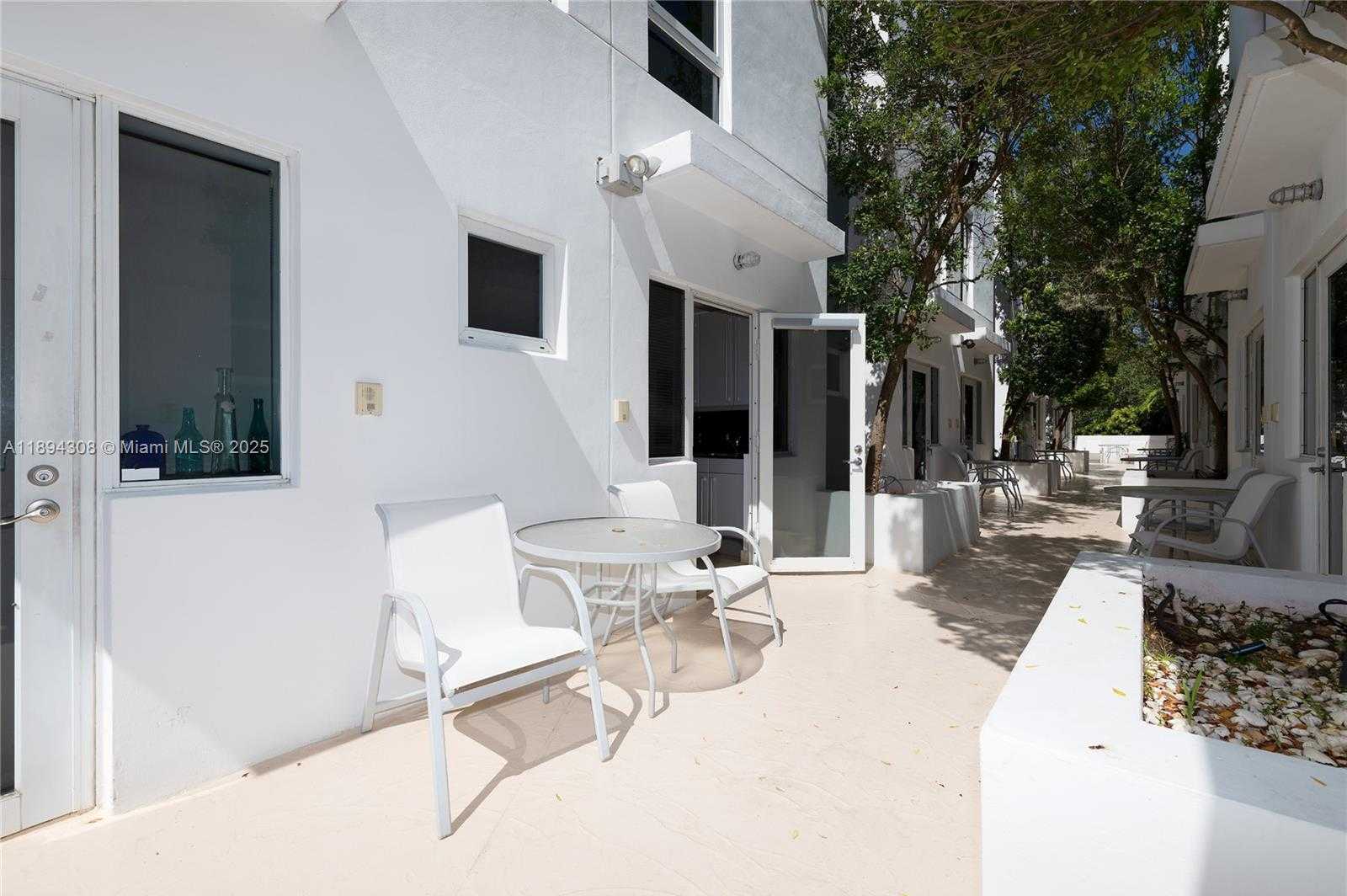 Small Image of 212 WASHINGTON AVE #9, Miami Beach Number 12