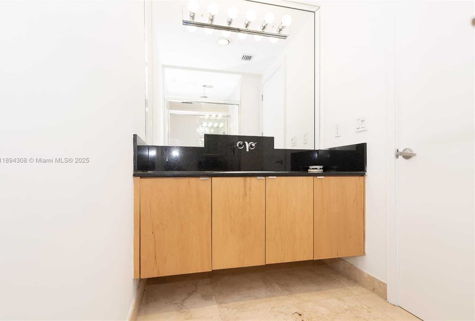 Small Image of 212 WASHINGTON AVE #9, Miami Beach Number 20