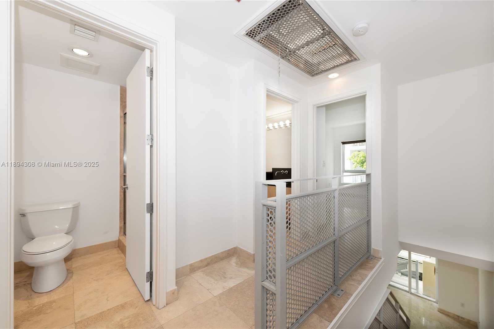 Small Image of 212 WASHINGTON AVE #9, Miami Beach Number 23