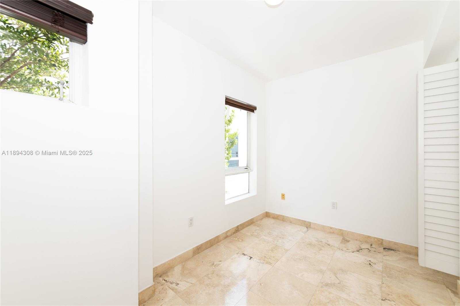 Small Image of 212 WASHINGTON AVE #9, Miami Beach Number 29