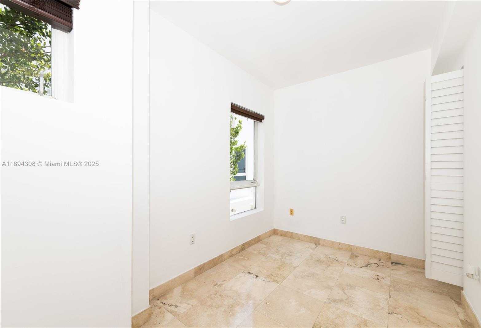 Small Image of 212 WASHINGTON AVE #9, Miami Beach Number 30