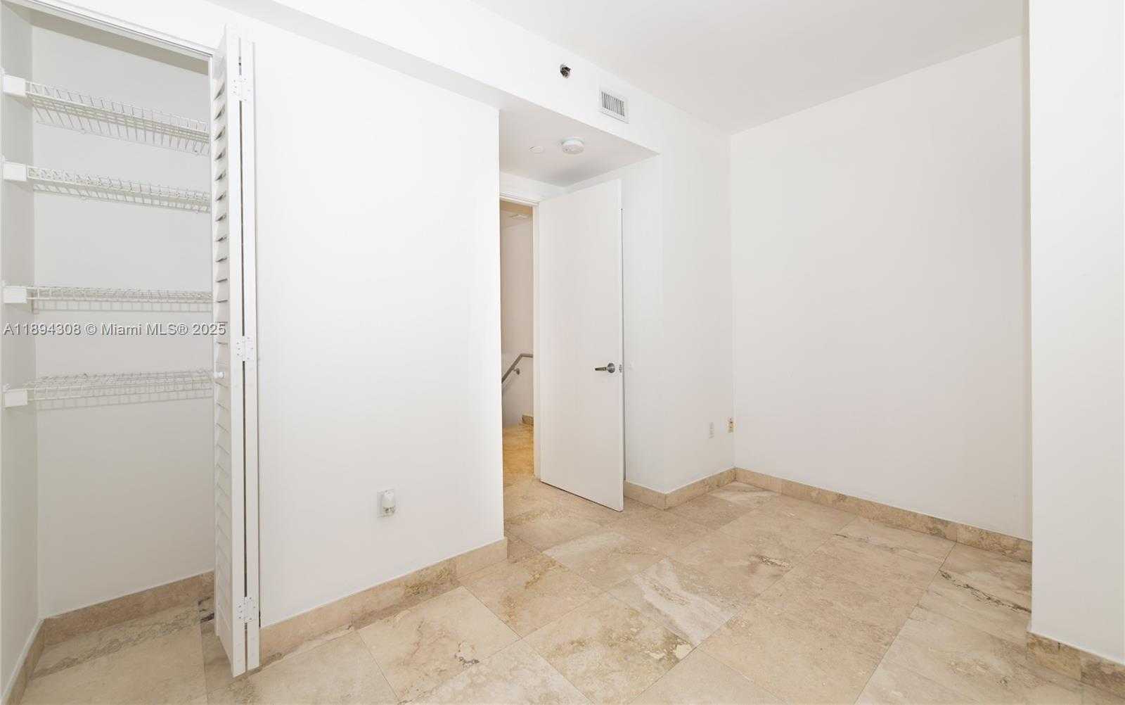 Small Image of 212 WASHINGTON AVE #9, Miami Beach Number 33