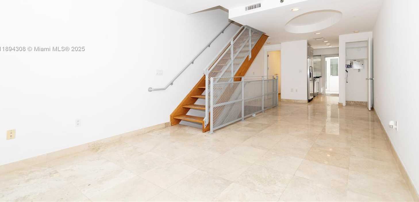 Small Image of 212 WASHINGTON AVE #9, Miami Beach Number 7