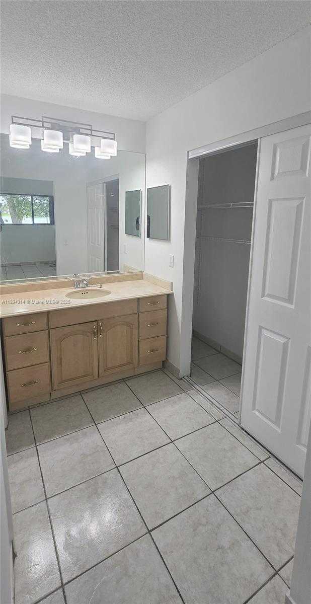 Small Image of 9723 HAMMOCKS BLVD #102, Miami Number 13