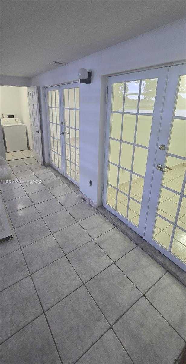 Small Image of 9723 HAMMOCKS BLVD #102, Miami Number 19