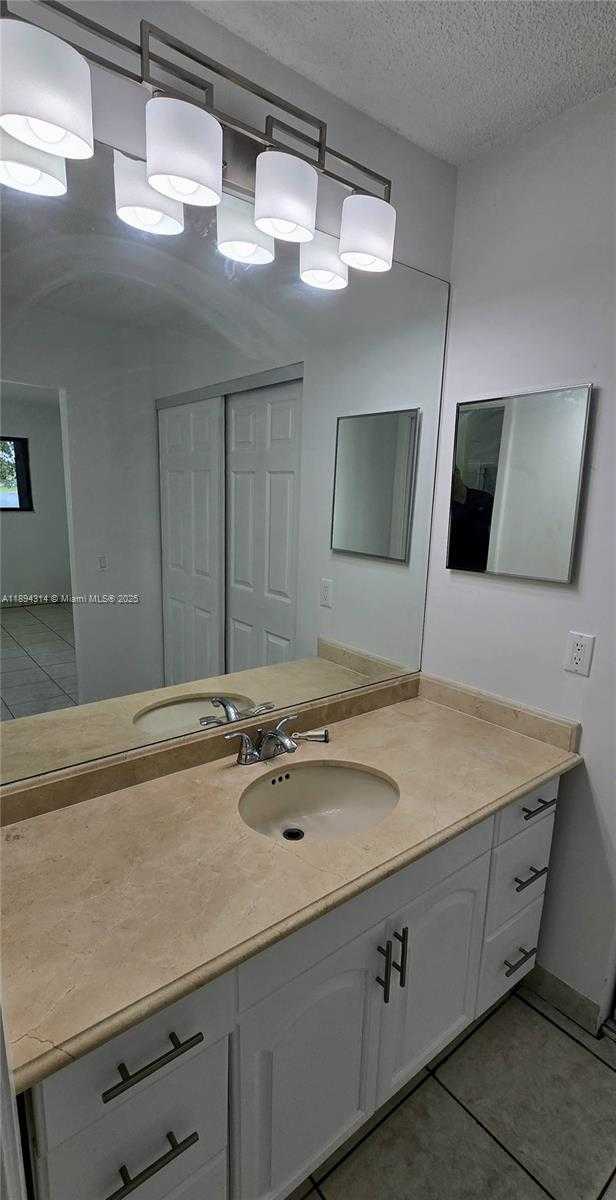 Small Image of 9723 HAMMOCKS BLVD #102, Miami Number 23