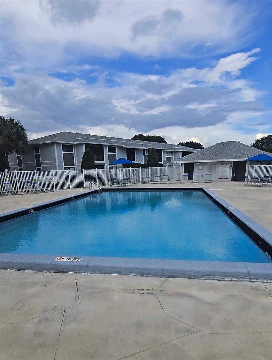 Small Image of 9723 HAMMOCKS BLVD #102, Miami Number 25