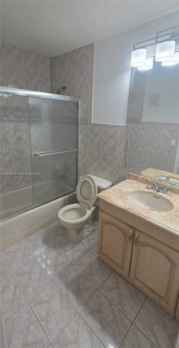Small Image of 9723 HAMMOCKS BLVD #102, Miami Number 7