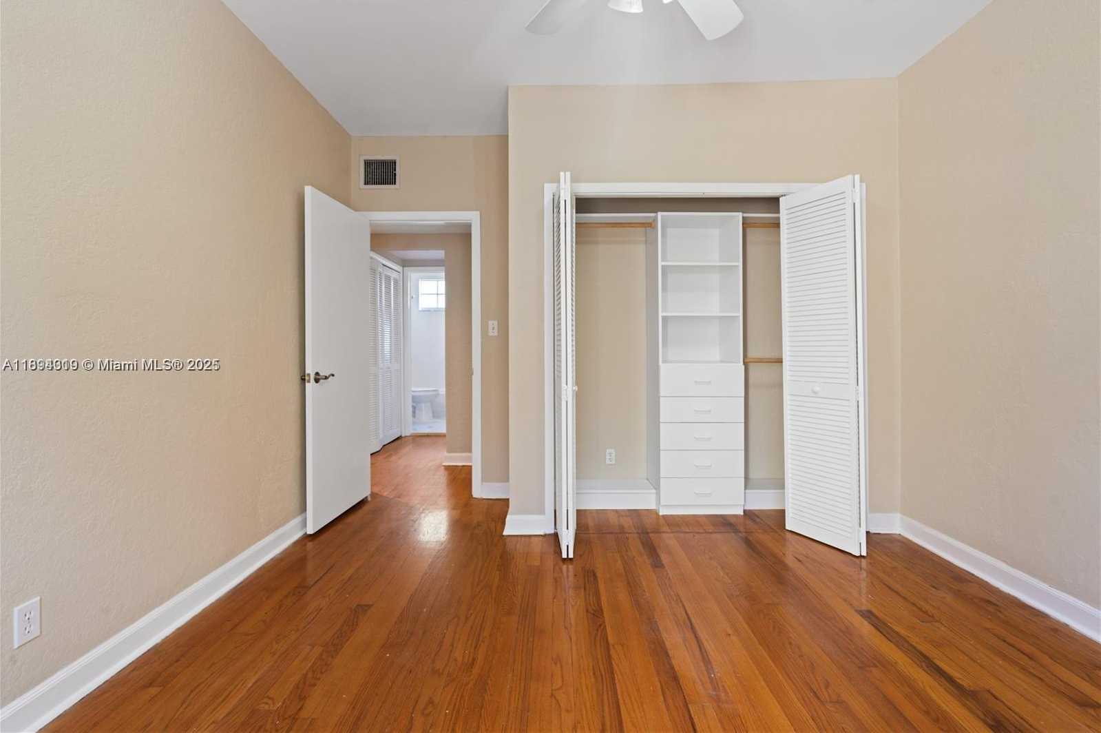 Small Image of 21 MADEIRA AVE #11, Coral Gables Number 12