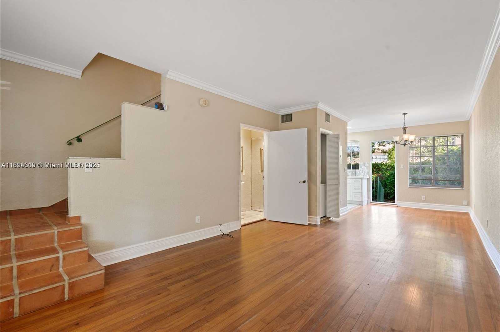 Small Image of 21 MADEIRA AVE #11, Coral Gables Number 4