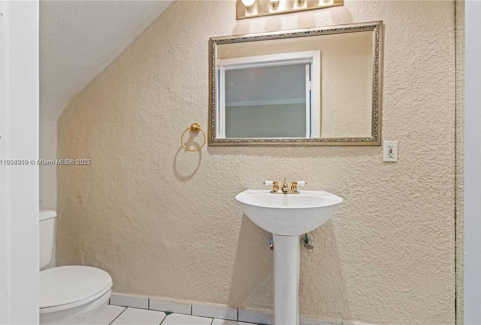 Small Image of 21 MADEIRA AVE #11, Coral Gables Number 5