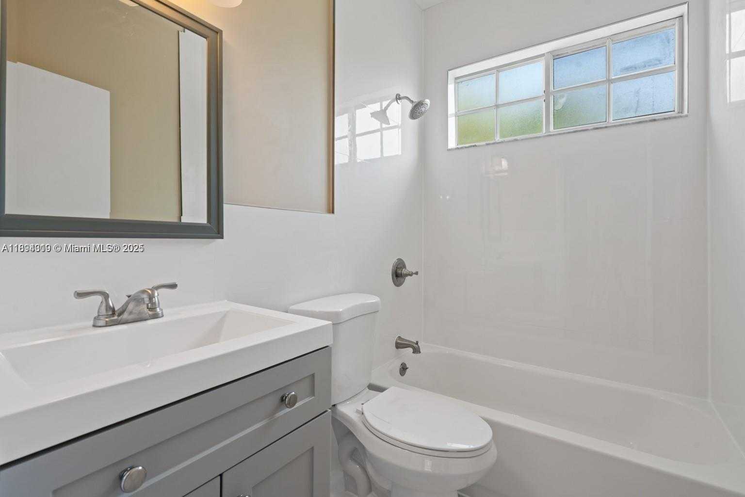 Small Image of 21 MADEIRA AVE #11, Coral Gables Number 9