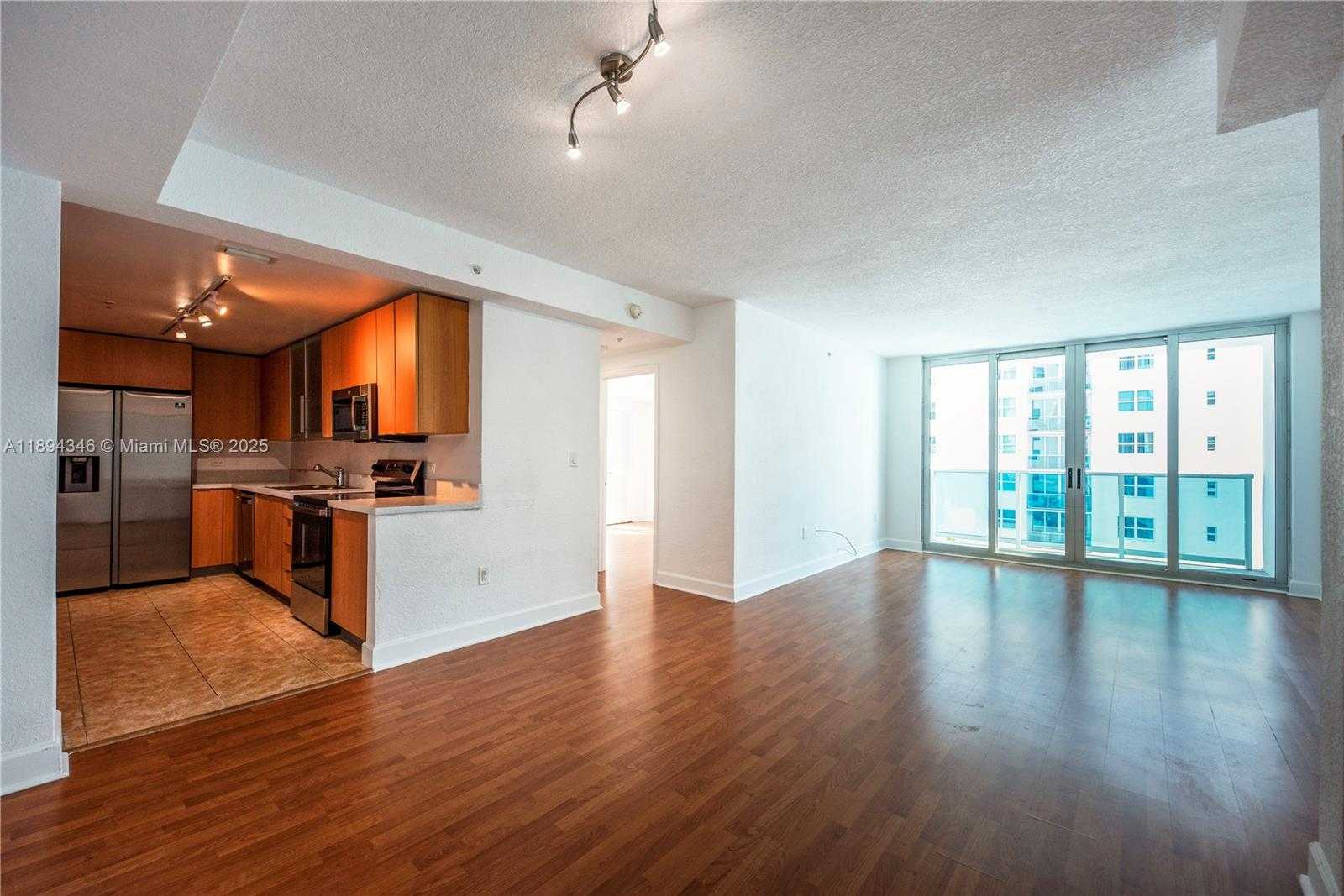 Small Image of 7501 EAST TREASURE DR #6A, North Bay Village Number 4
